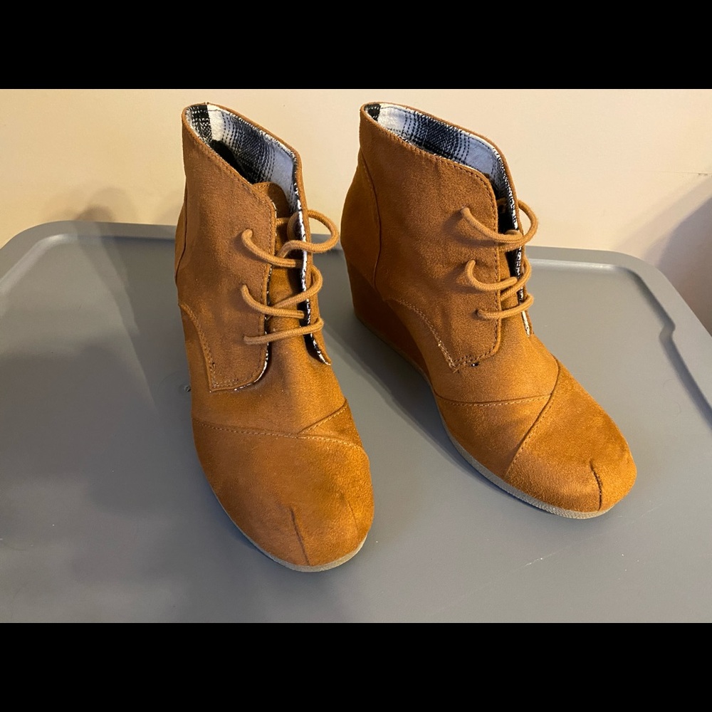 Women’s Wedge Booties